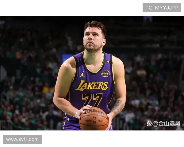 里夫斯谈与东契奇关系：垃圾话互动是我们默契的核心